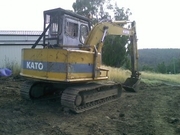 12 ton excavator for sale. Good hydrolics,  tracks and runs very well..